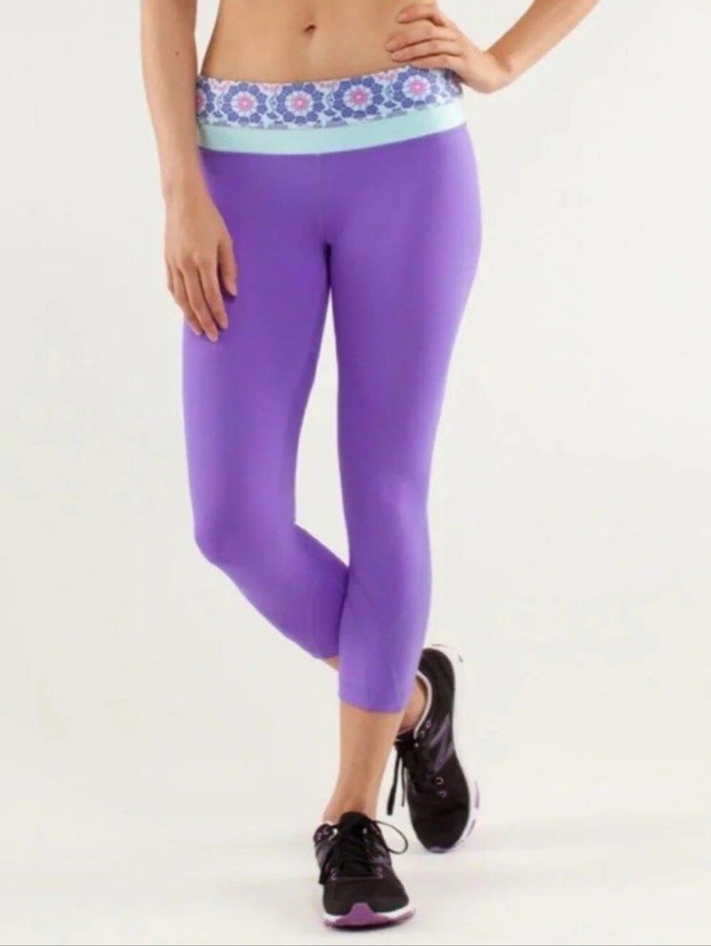 Lululemon Run: Inspire Crop II Leggings Size 4 Twiggy Printed Power Purple